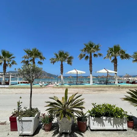 Seaside Bungalows מלון